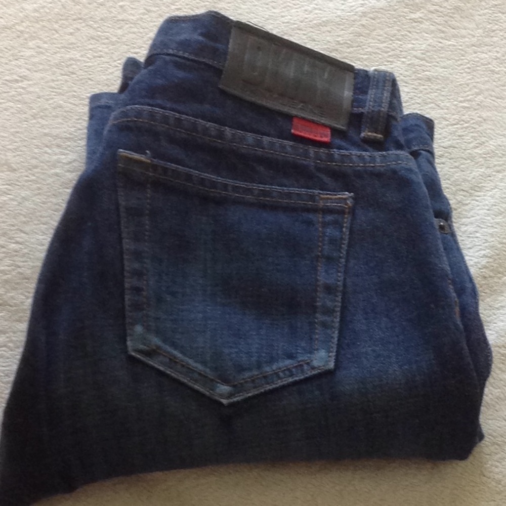 🛍💋 NWOT! Rare DKNY jeans- Gorgeous fit